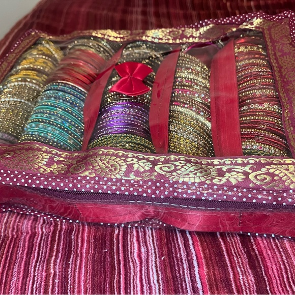 HUGE BOX OF BRACELETS 💝✨ - Picture 12 of 12